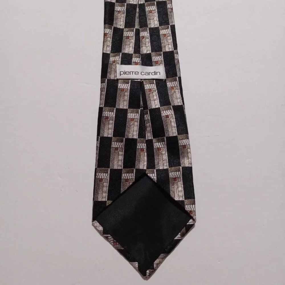 NWOT~PIERRE CARDIN men’s Geometric Patterned NeckTie Tan, Gray & Black All Silk